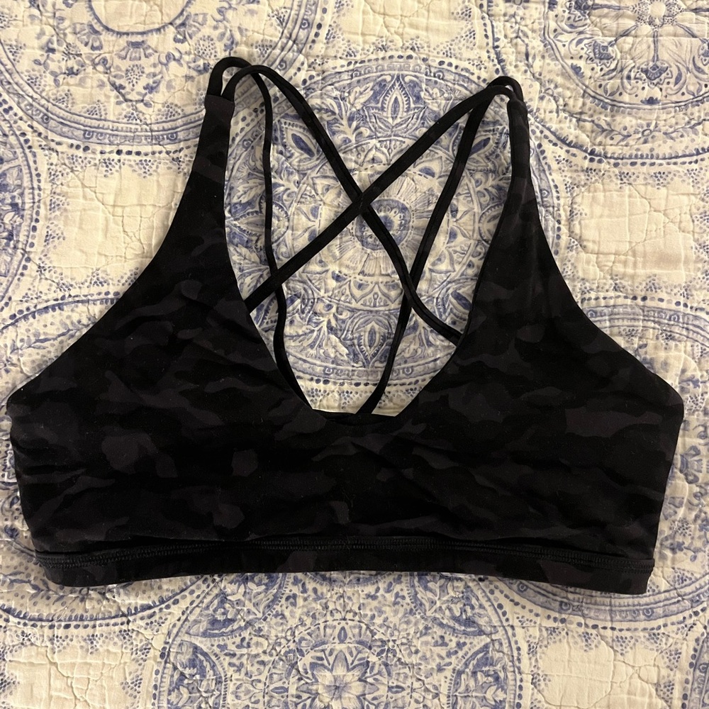 Lululemon Flow Freely Bra in Black Camo